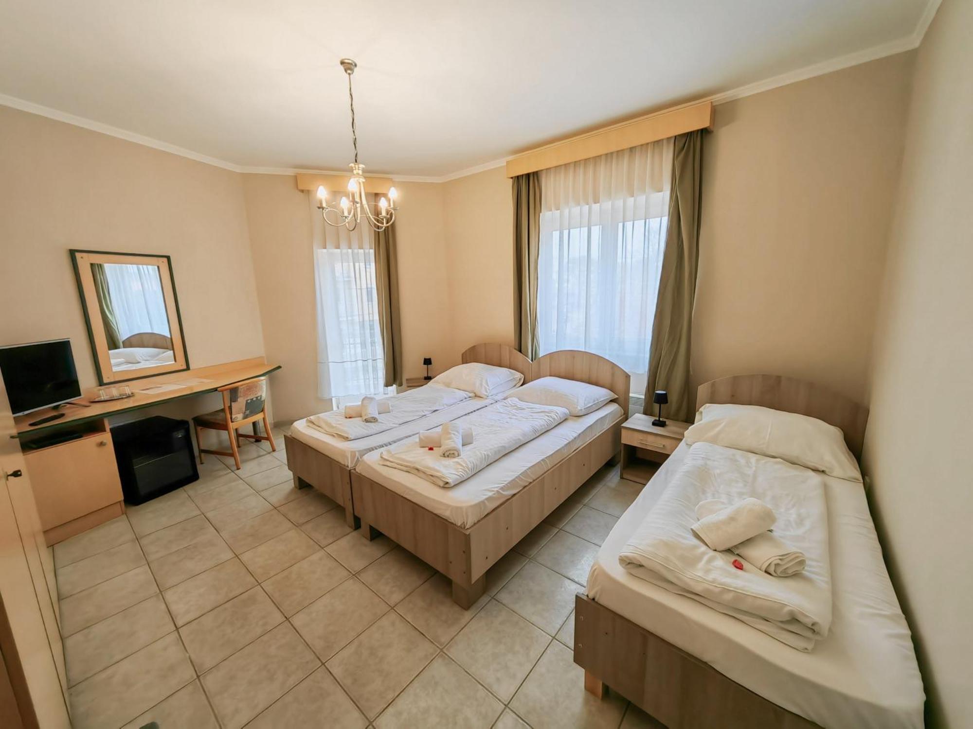 Nora Hotel Hajdúszoboszló Kültér fotó